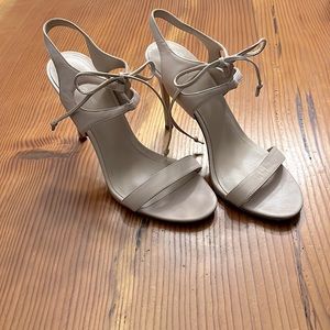 Pour La Victorire Lace Up Heels